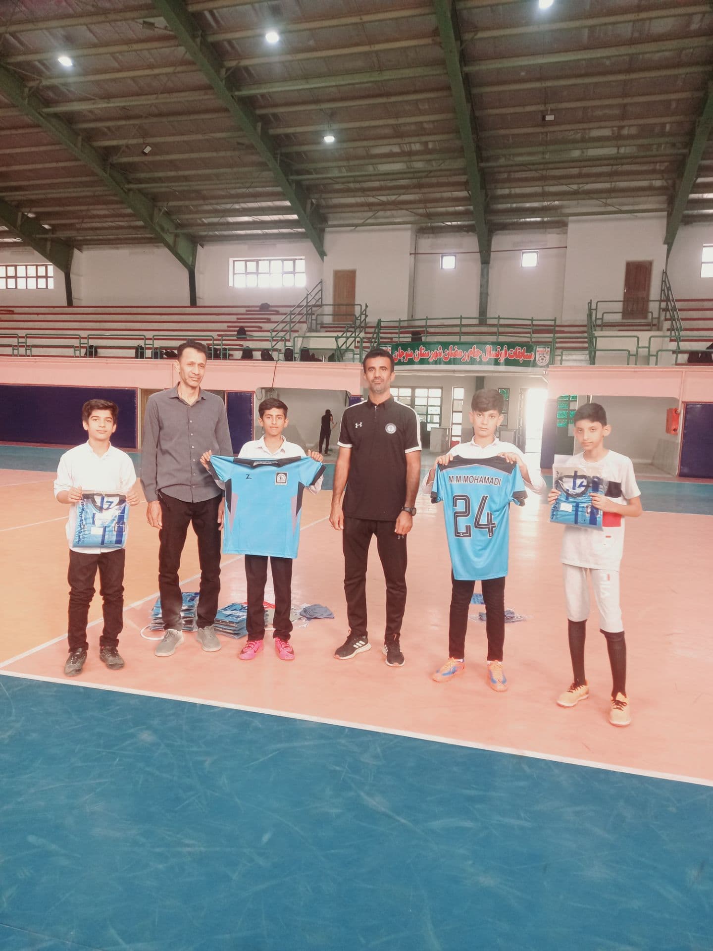 رونمایی ازلباس جدید ورزشی مدرسه